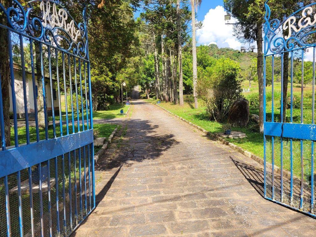 Fazenda à venda com 6 quartos, 1900m² - Foto 2