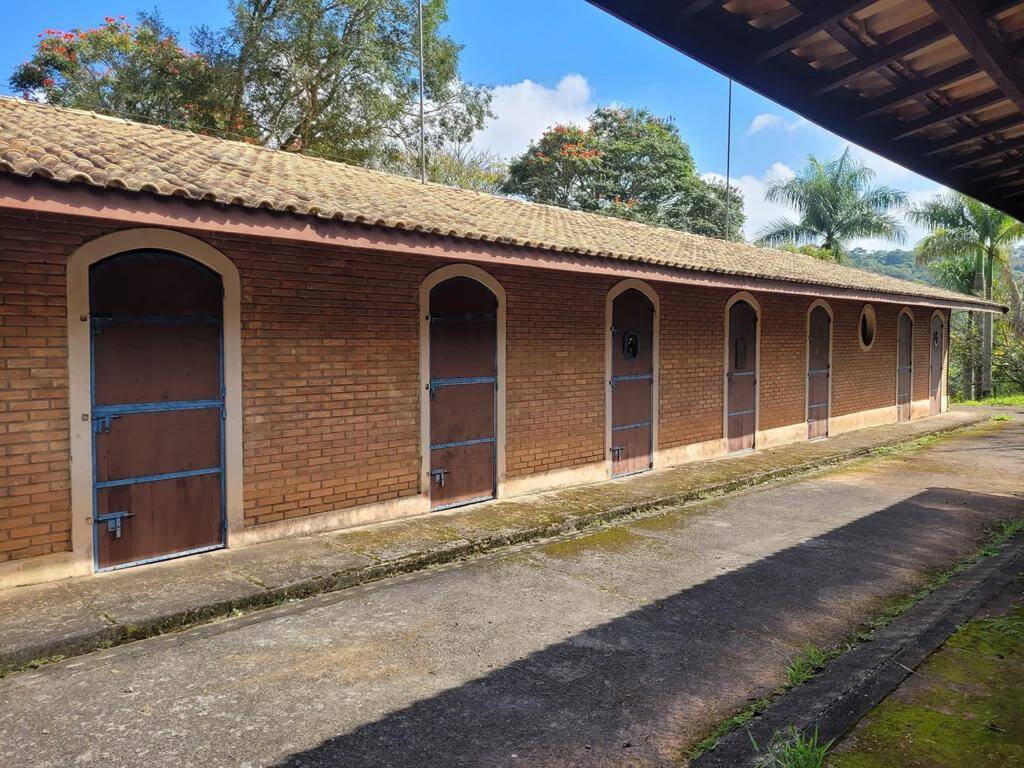 Fazenda à venda com 6 quartos, 1900m² - Foto 1