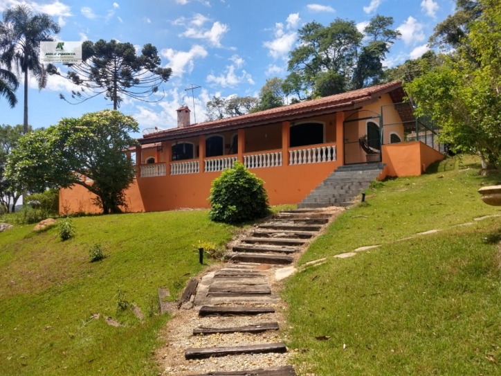 Fazenda à venda com 3 quartos, 24000m² - Foto 1