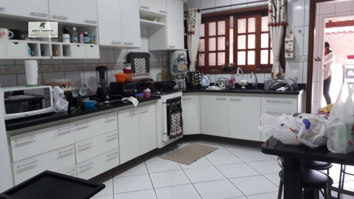 Casa à venda com 2 quartos, 250m² - Foto 3