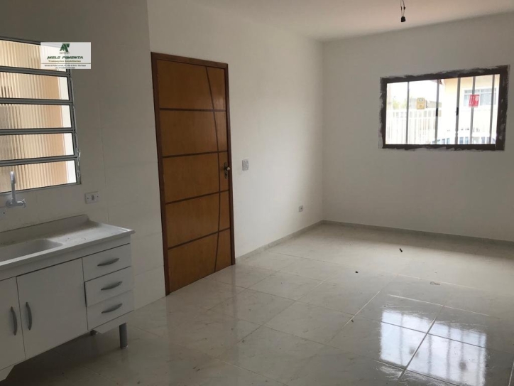 Casa à venda com 2 quartos, 150m² - Foto 2