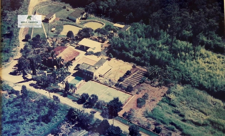 Fazenda à venda com 3 quartos, 400m² - Foto 1