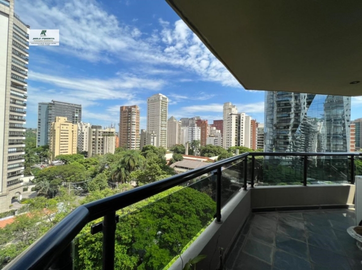 Apartamento à venda com 3 quartos, 220m² - Foto 1